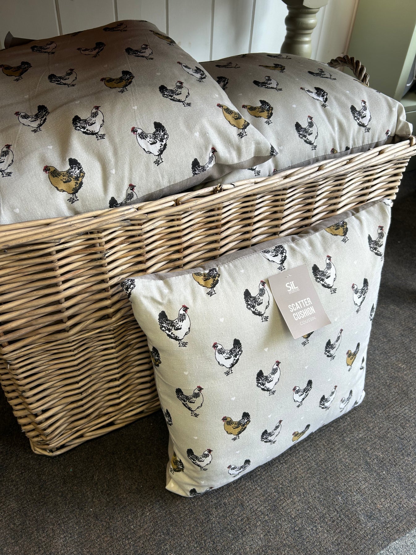 Chicken scatter cushion