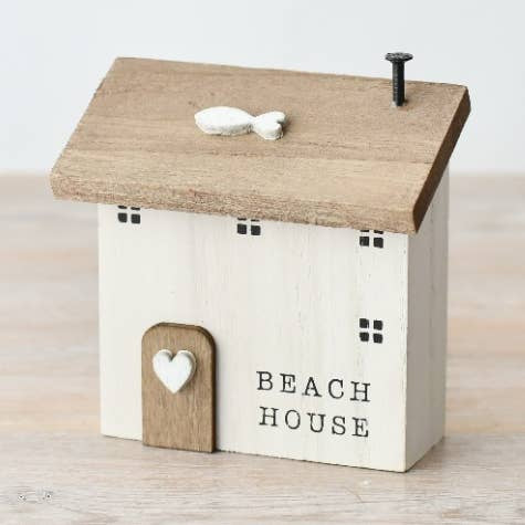 Wooden Beach House Deco