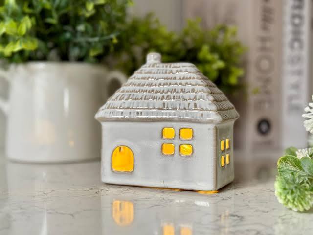Led Thatched Roof Style House, 10.5cm